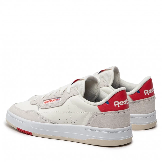 Chaussures De Sport Chaussures Reebok - Court Peak GX9434 Alabaster / Vector Red / Vector Blue Blanc 3 Chaussures De Sport Chaussures Reebok - Court Peak GX9434 Alabaster / Vector Red / Vector Blue Blanc – Image 3